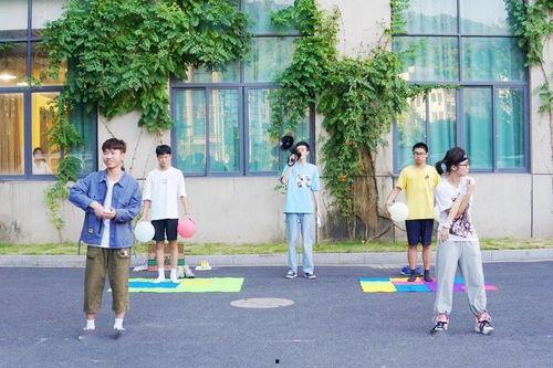 吃瓜舞教学视频,跟吃瓜舞教学视频一起摇摆夏日热情